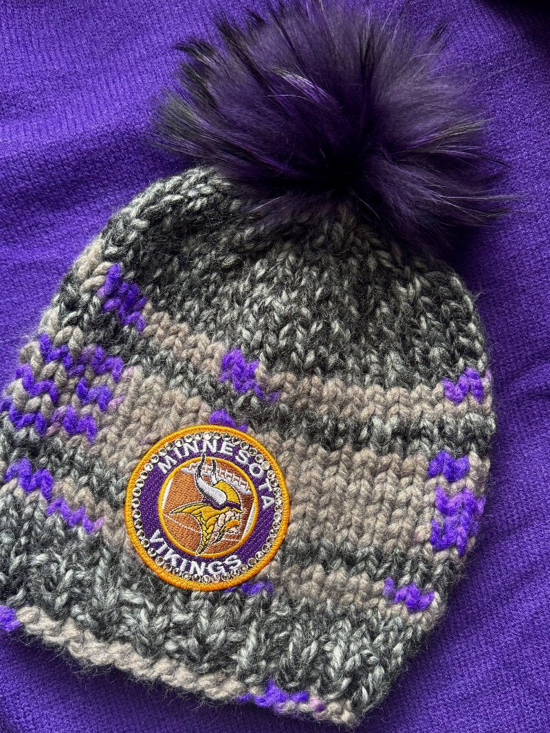 GAMEDAY HAT FUR POM